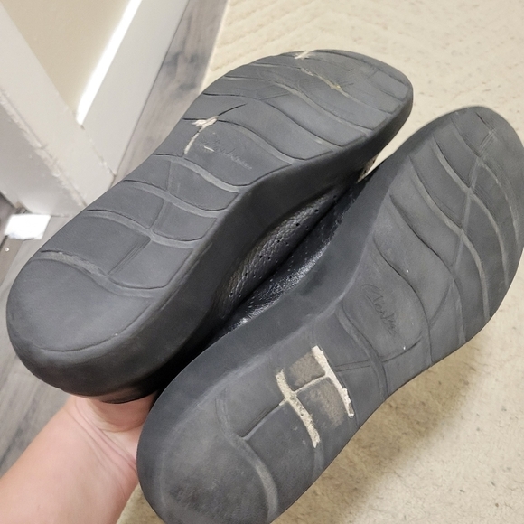 Clarks Collection Black Leather Sneakers - Picture 8 of 8